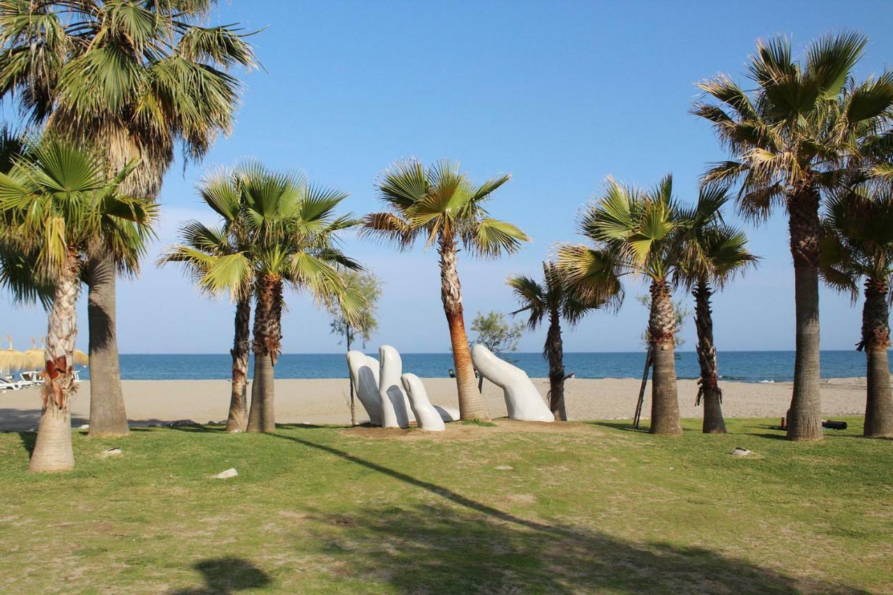 Vistas Al Mar Y Piscina Apartament